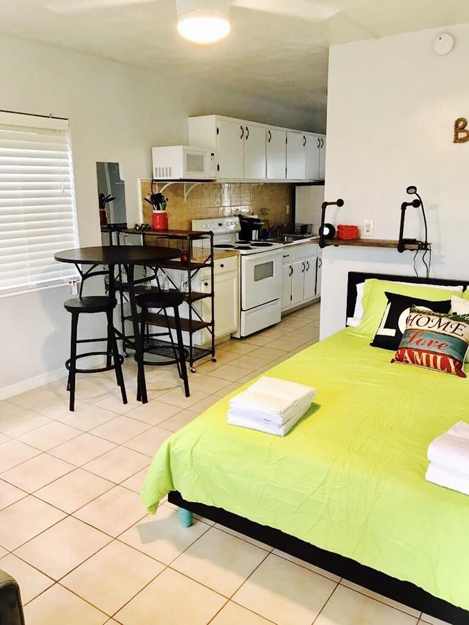 Petrina Studios Apartments By Sb Rental Properties Pompano Beach Esterno foto